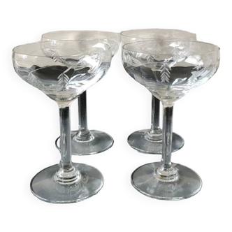 Set of 4 x Art Deco champagne glasses with ripples, in crystalline glass. Finely chiselled ears of wheat patterns