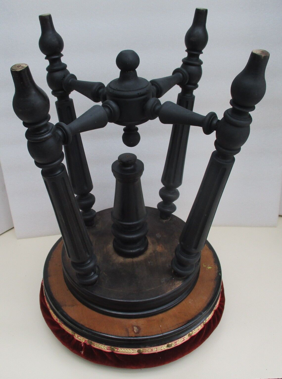 Napoleon III piano stool