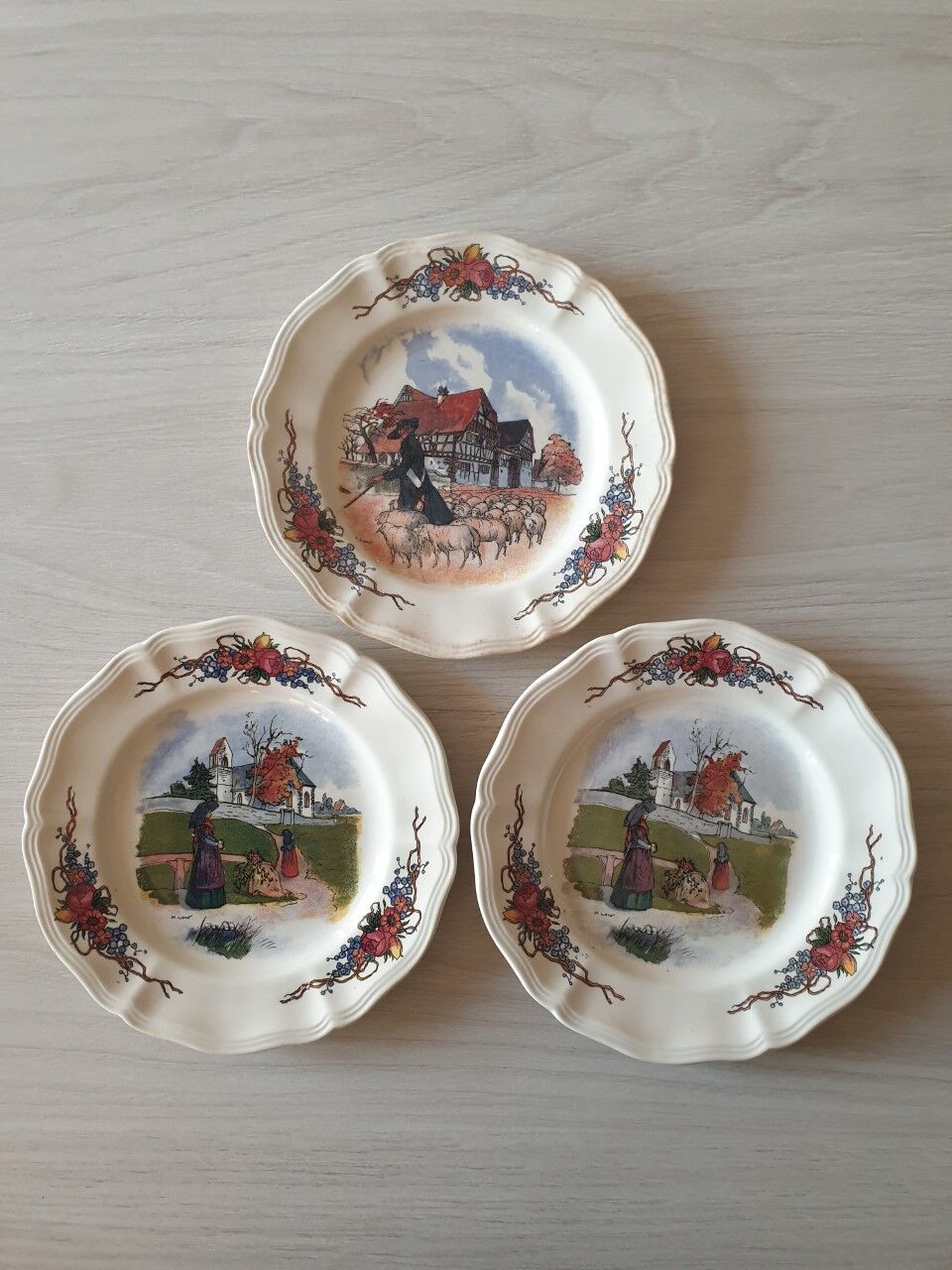 Old sarreguemines plates