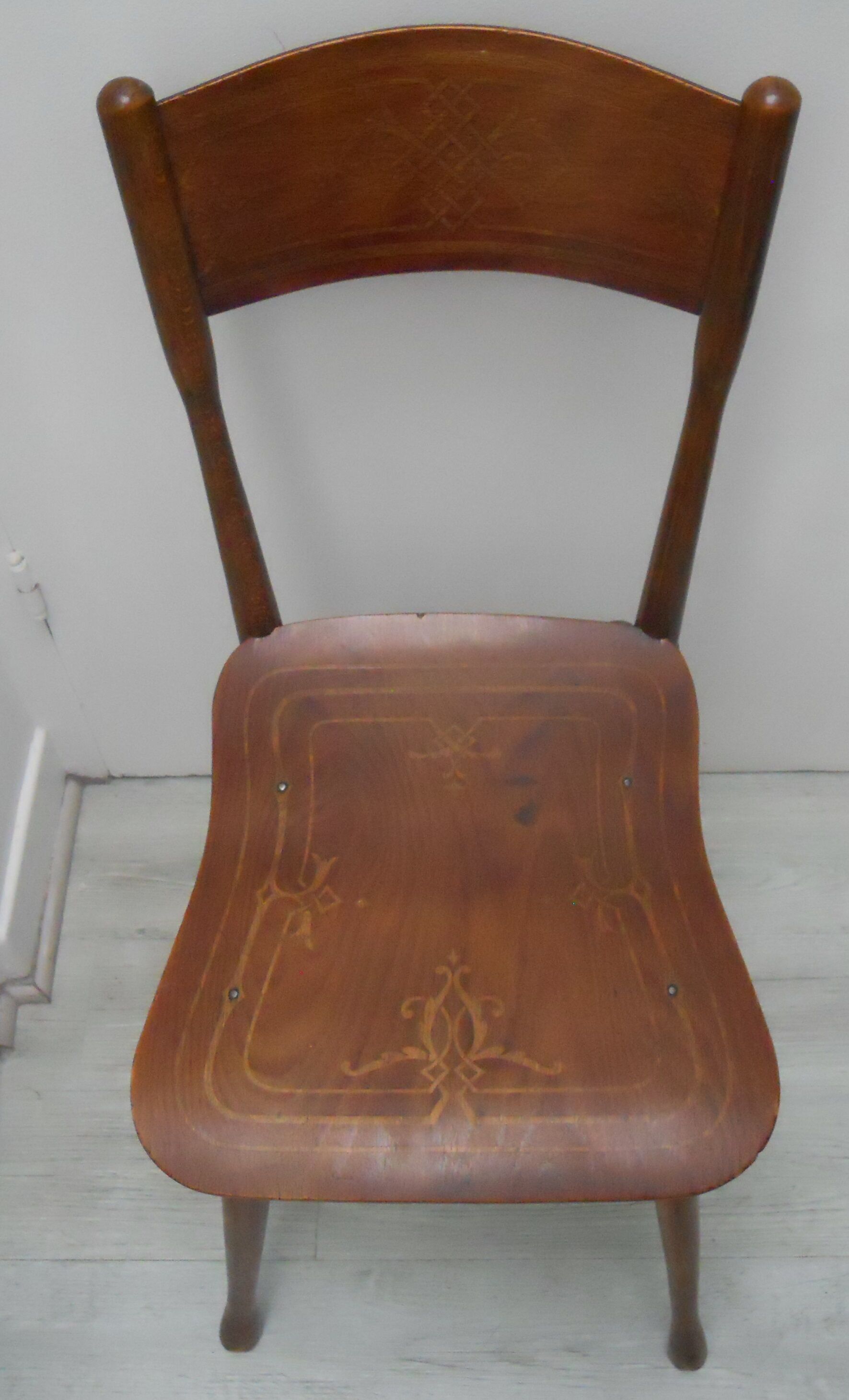 Chaise J & J Kohn estampillée