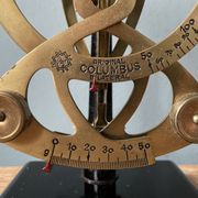 Ancien pèse lettrés Columbus Bilatéral sur pied dans sa boîte d’origine