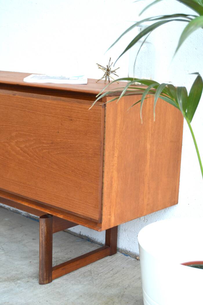 Enfilade minimaliste par White & Newton * 198 cm