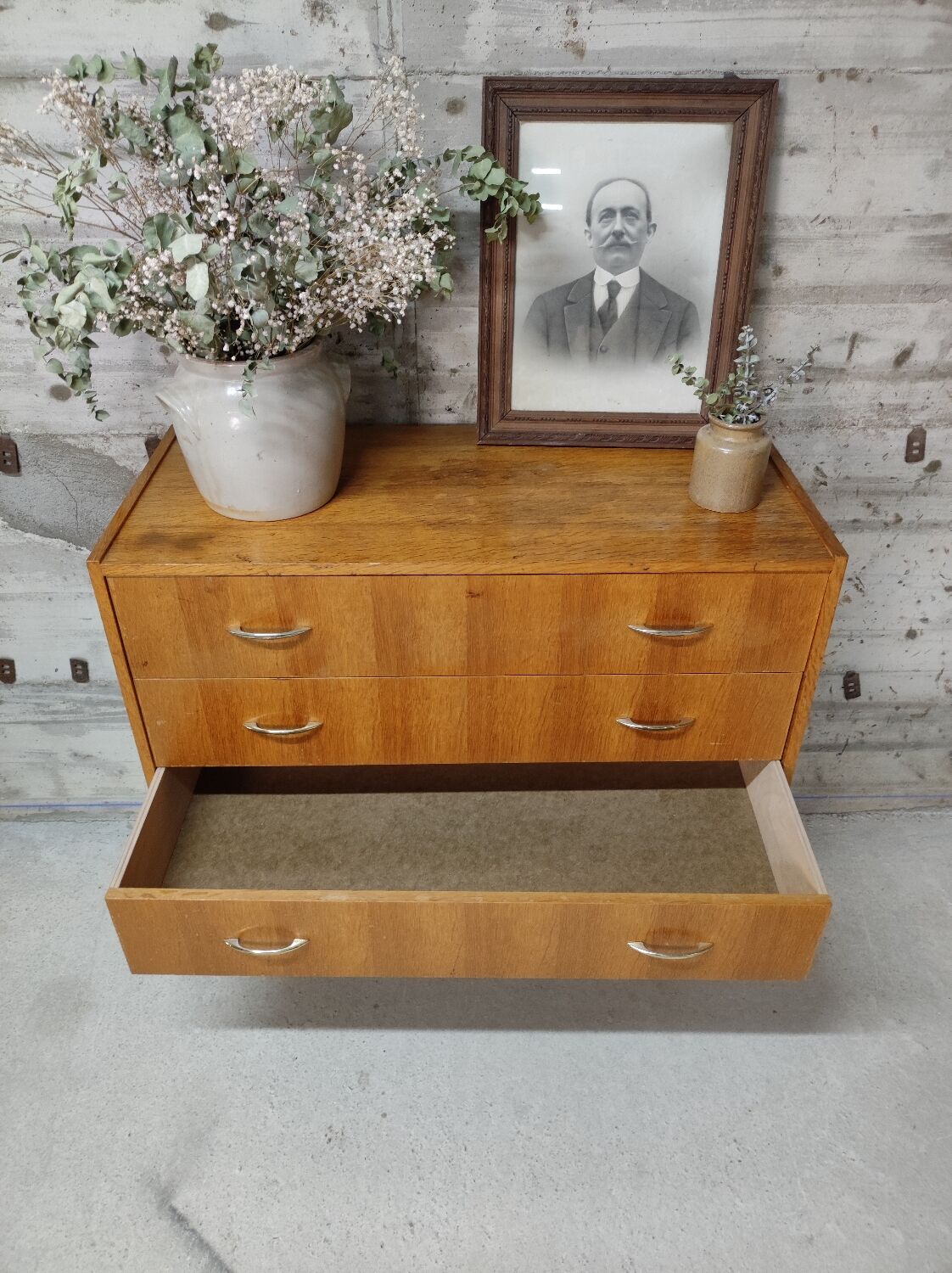 Vintage chest of drawers