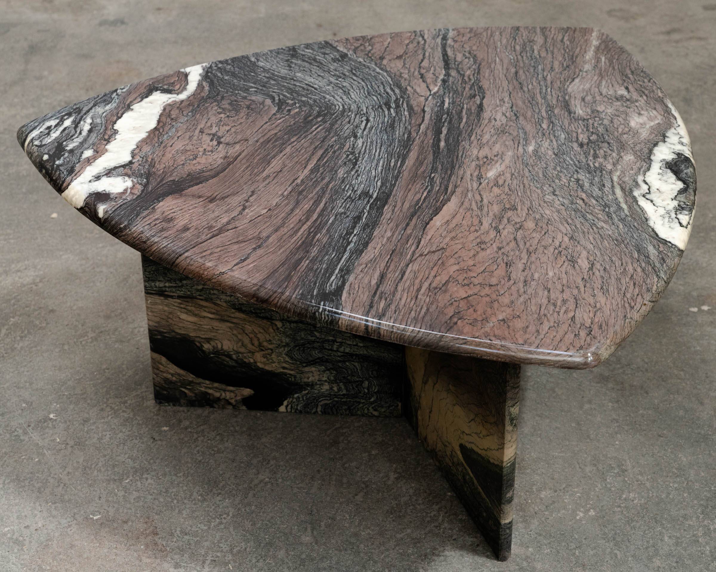 Vintage coffee table in Cipollino marble, 1970.