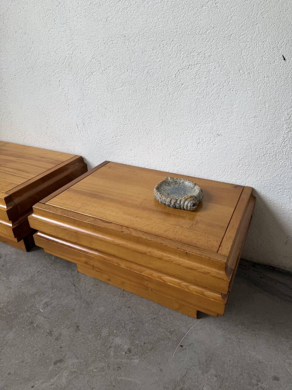 Shell-shaped ceramic glazed catchall