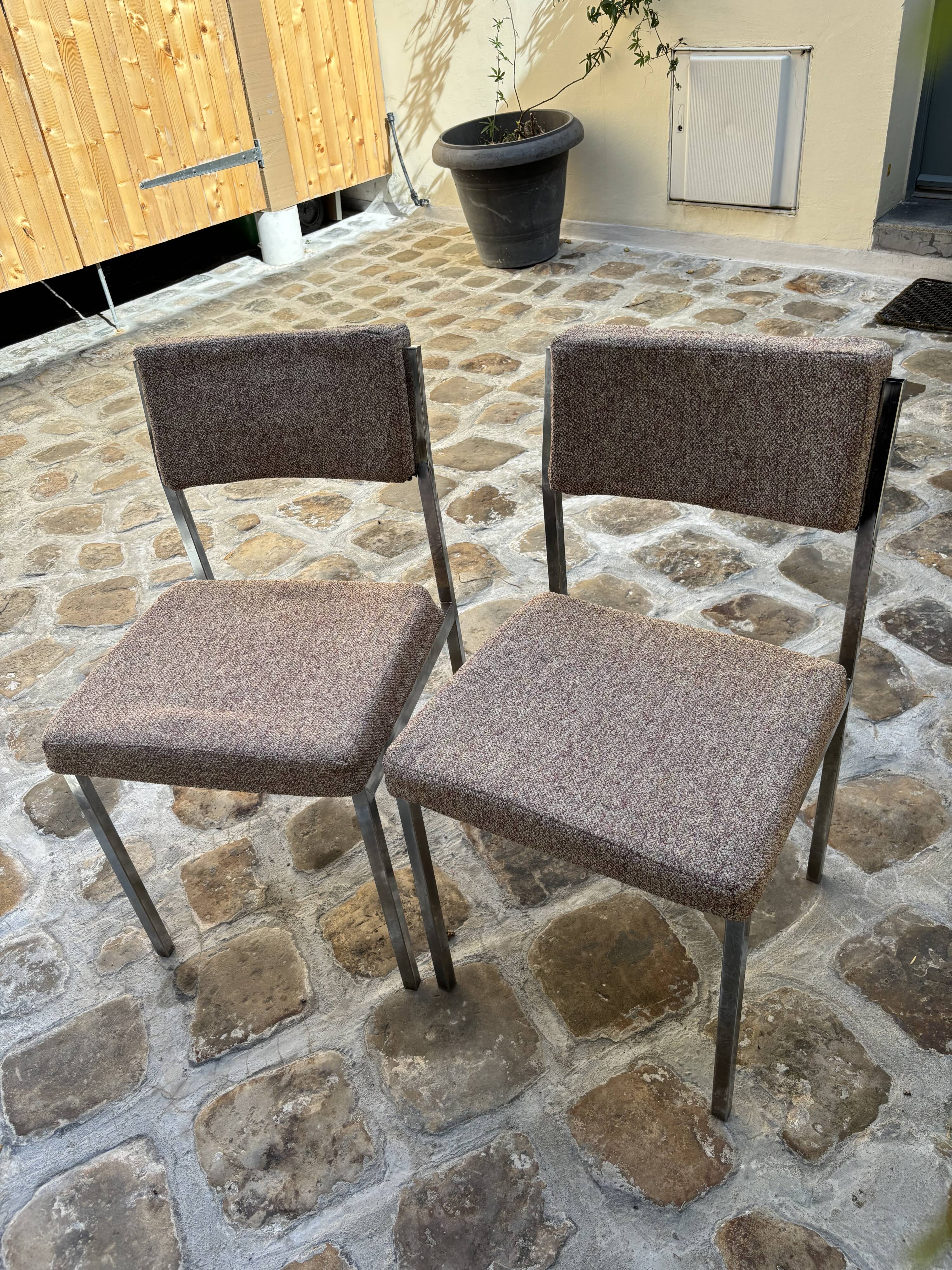 2 chaises 70 re-tapissées, années