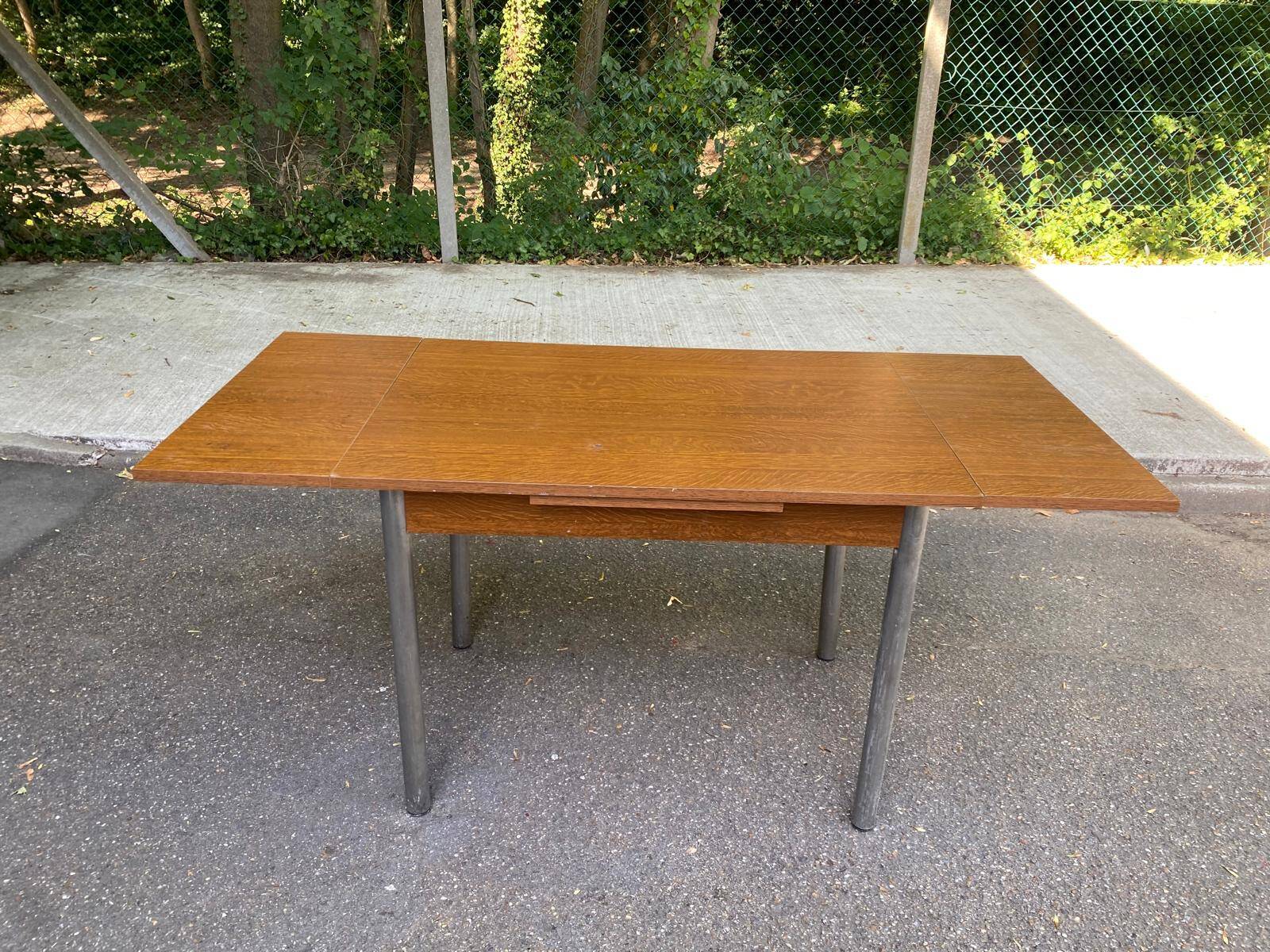 Table de cuisine extensible en bois et acier Cuisines You France 1980