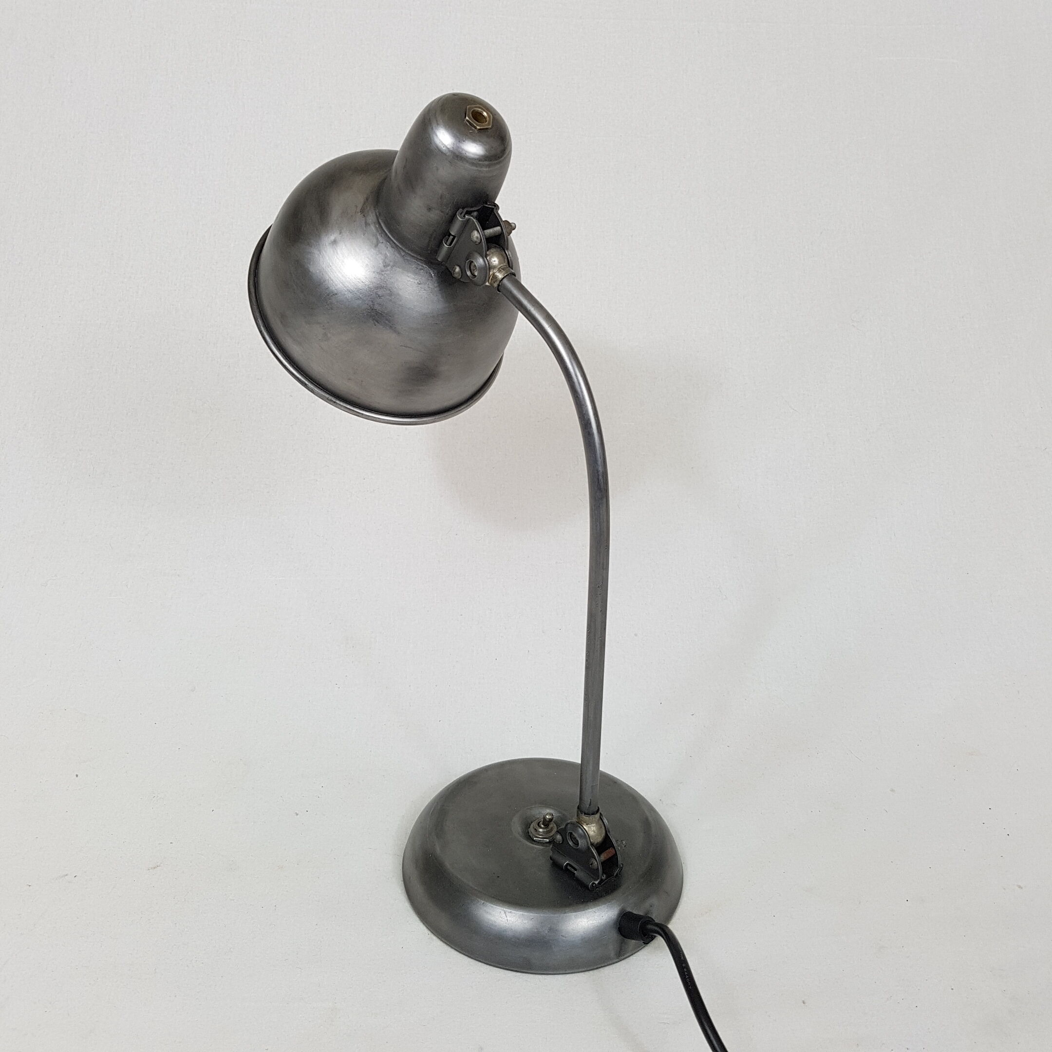 Lamp office hinged patella finish graphite