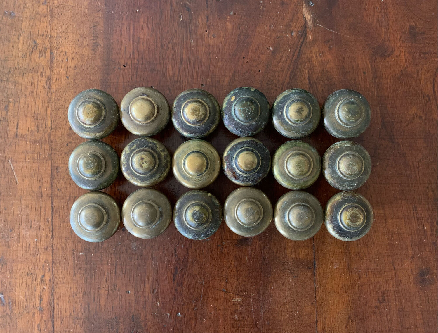 18 furniture handles