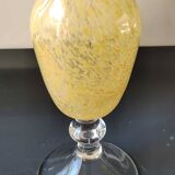Murano-style single-flower vase. Speckled in yellow tones. Height 28 cm