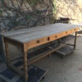 Community table