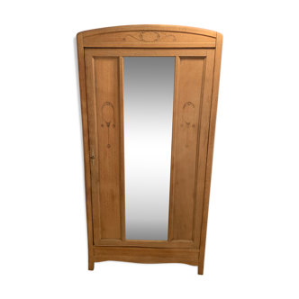 Armoire bonnetière avec miroir biseauté