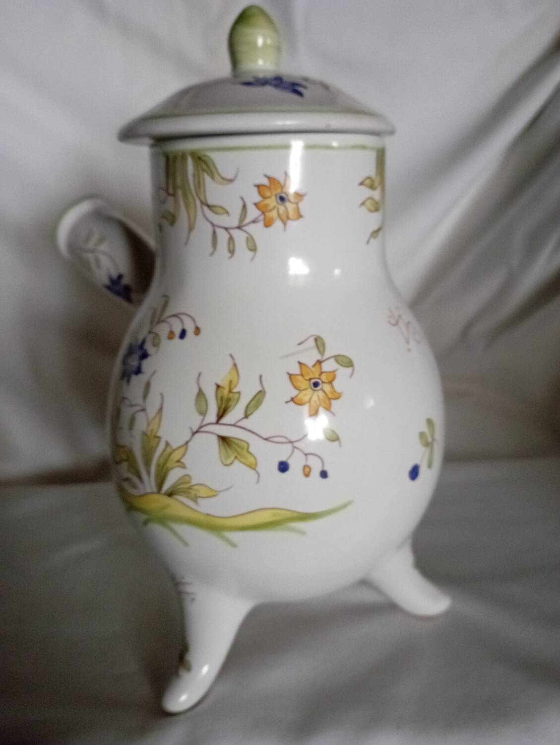 Moustiers chocolate maker