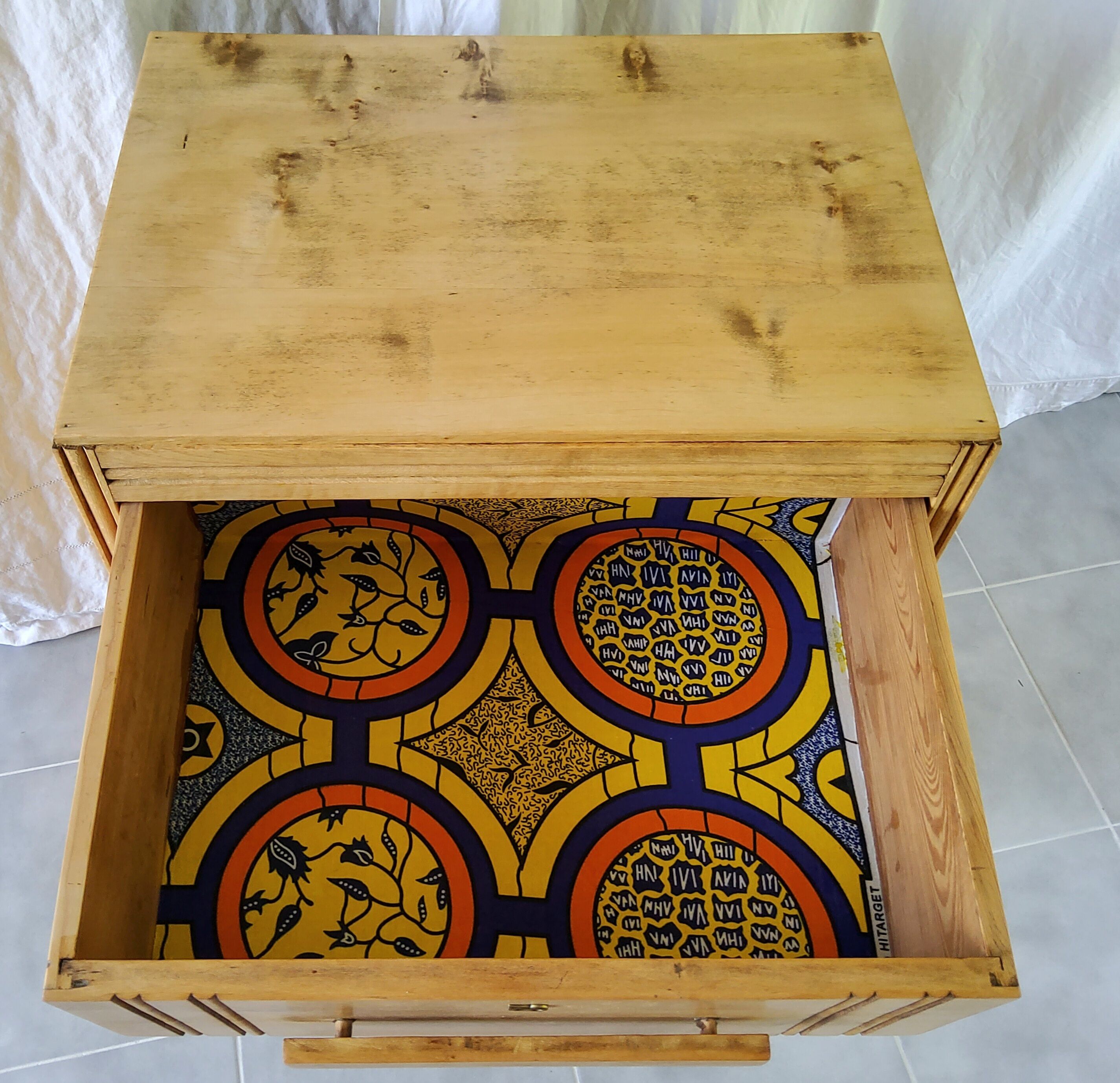 Art deco chest of drawers