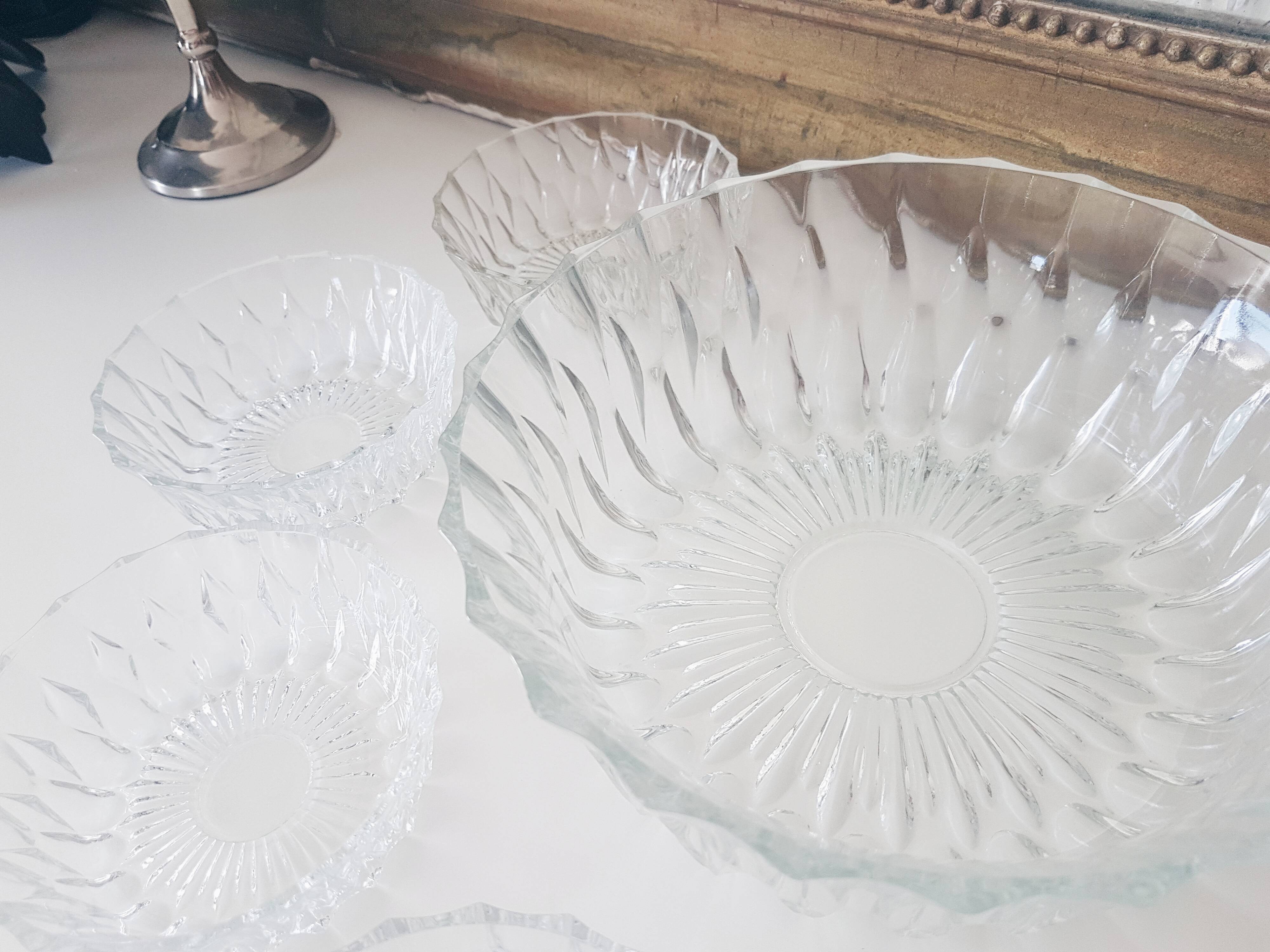 Glass dessert service bowl and cups