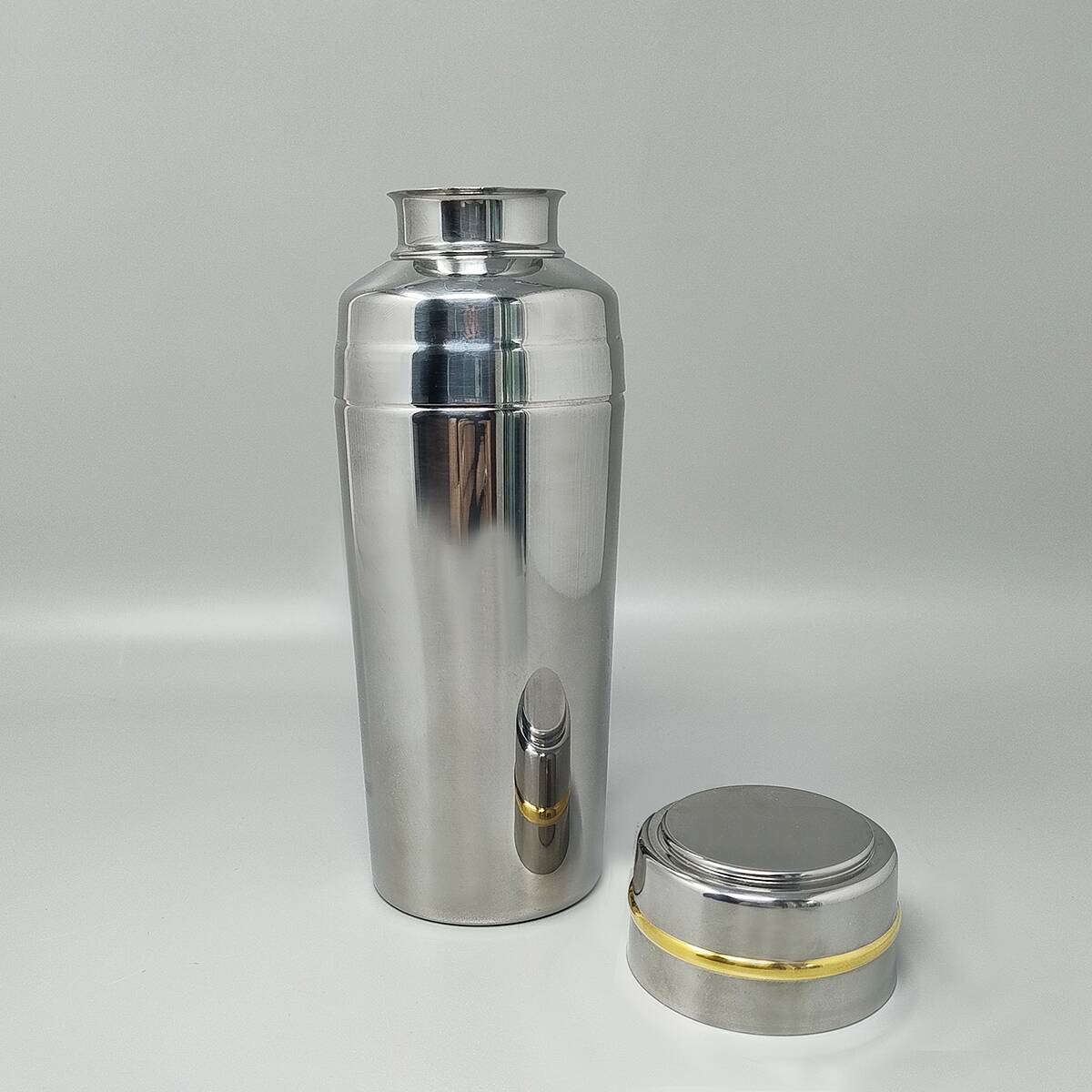 1970s Gorgeous Cocktail Shaker in Gold 24K and Stainless Steel With Ice Buc