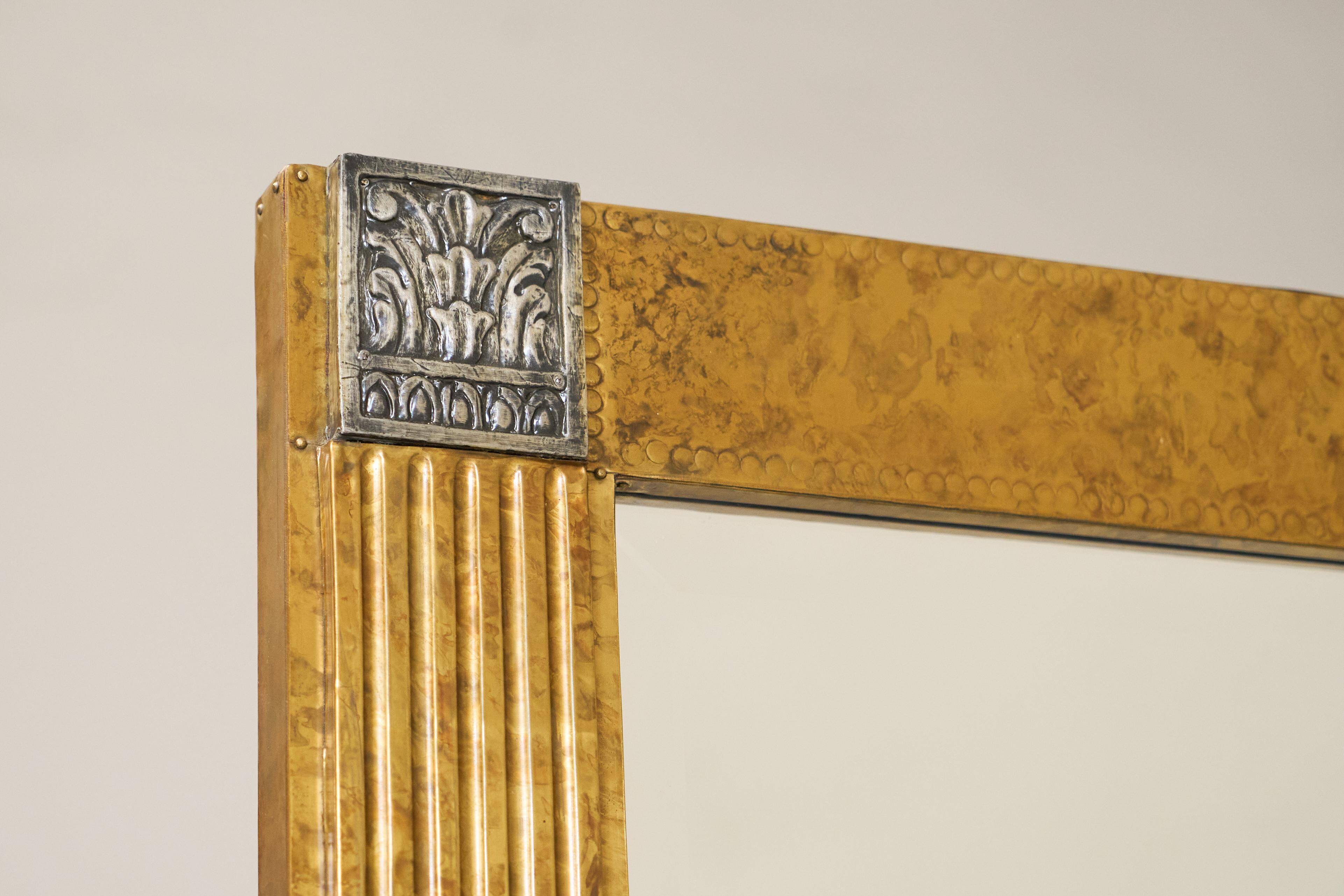 Grand miroir Art déco en laiton patiné avec verre facetté années 1960