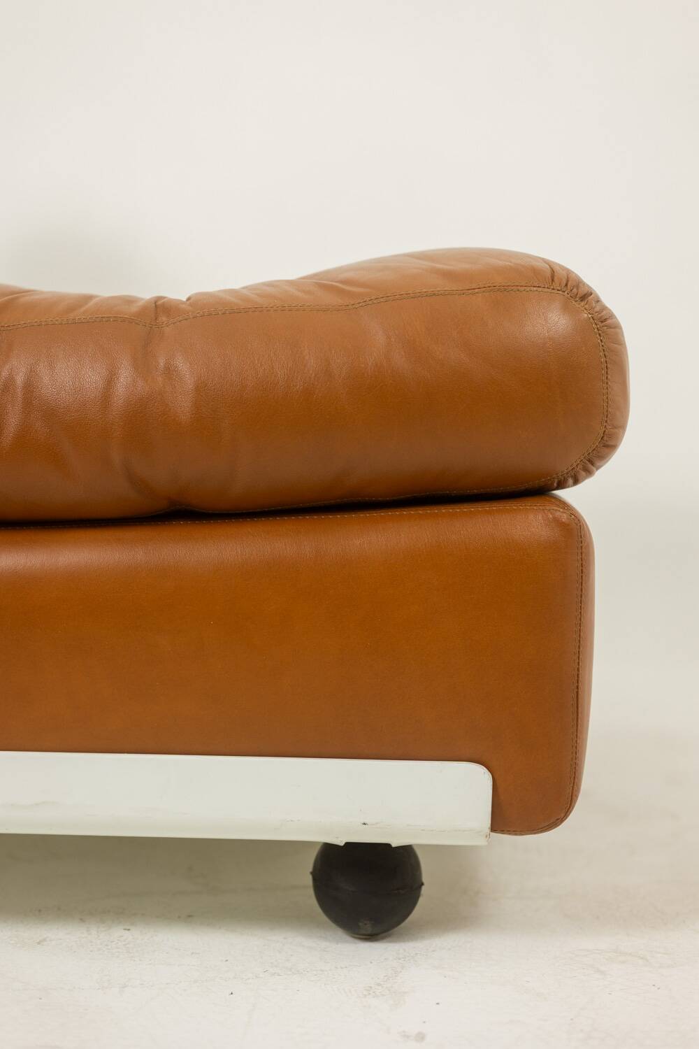 Mario Bellini, for B&B Amanta armchair in leather. Around 1970.