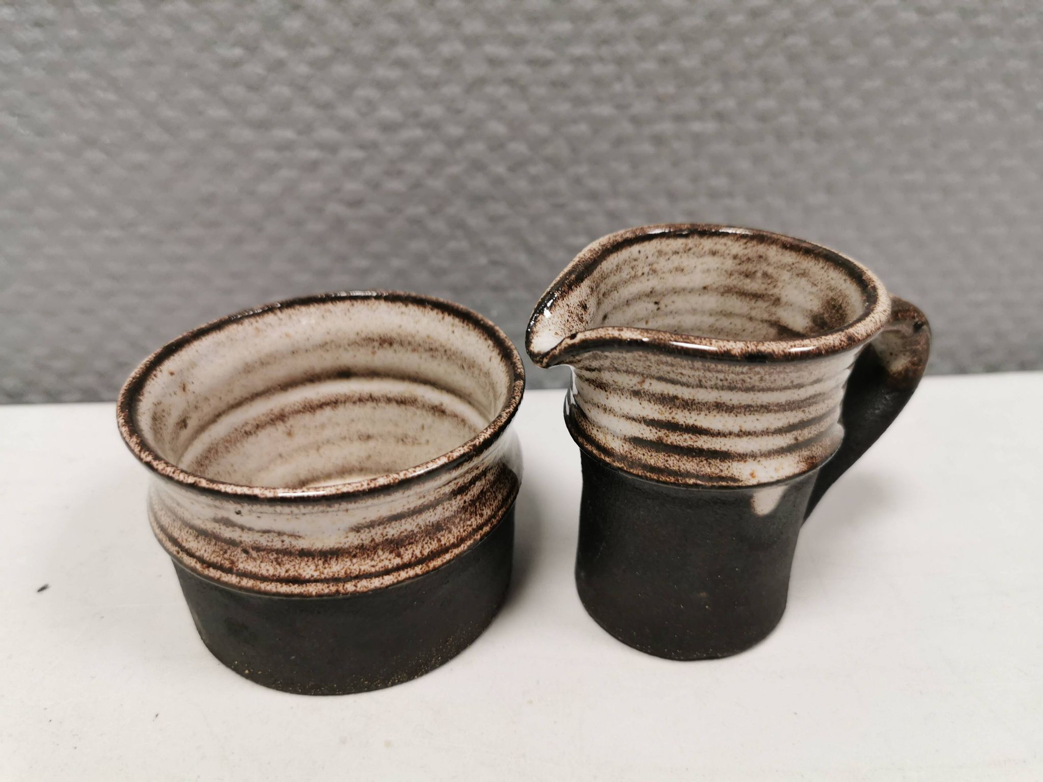 Ceramic set consisting of a sugar bowl and a milk jug from Finns keramik Denmark.
