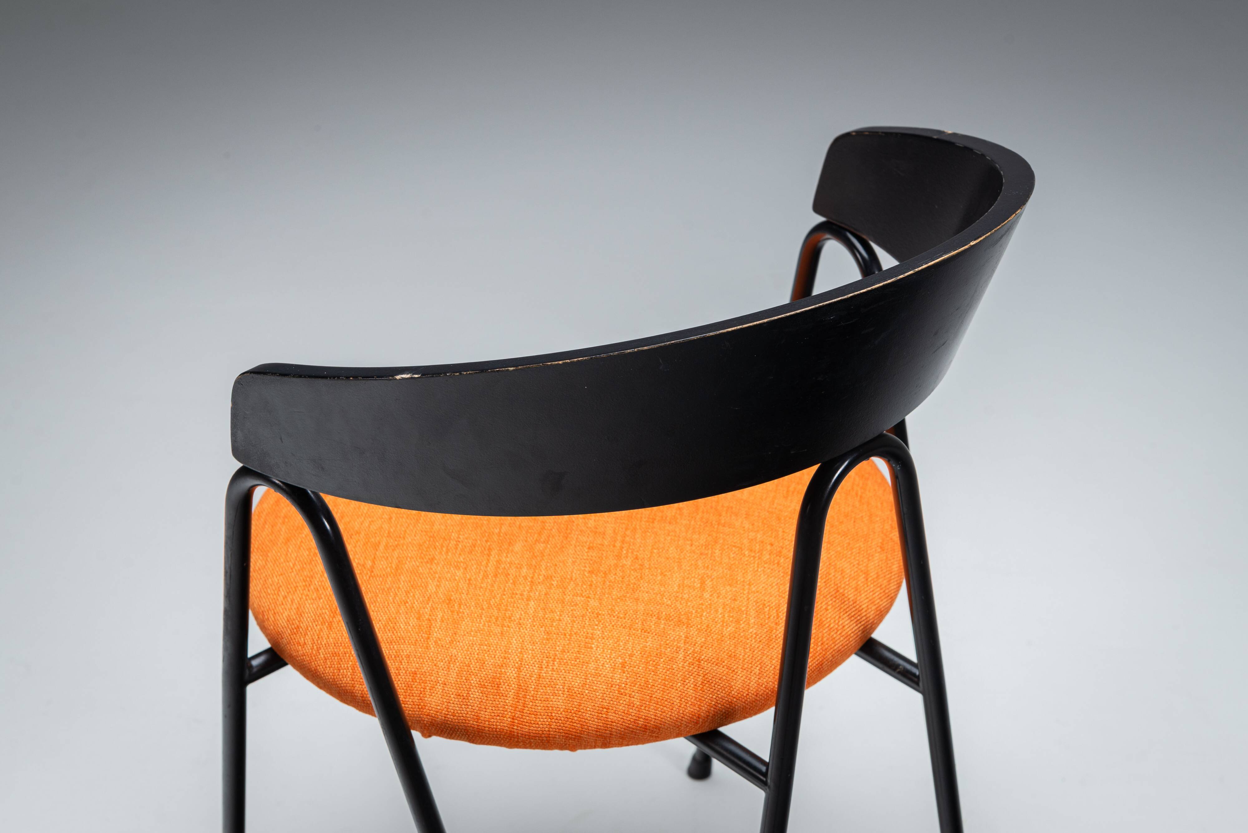 Pair of Memphis style chairs