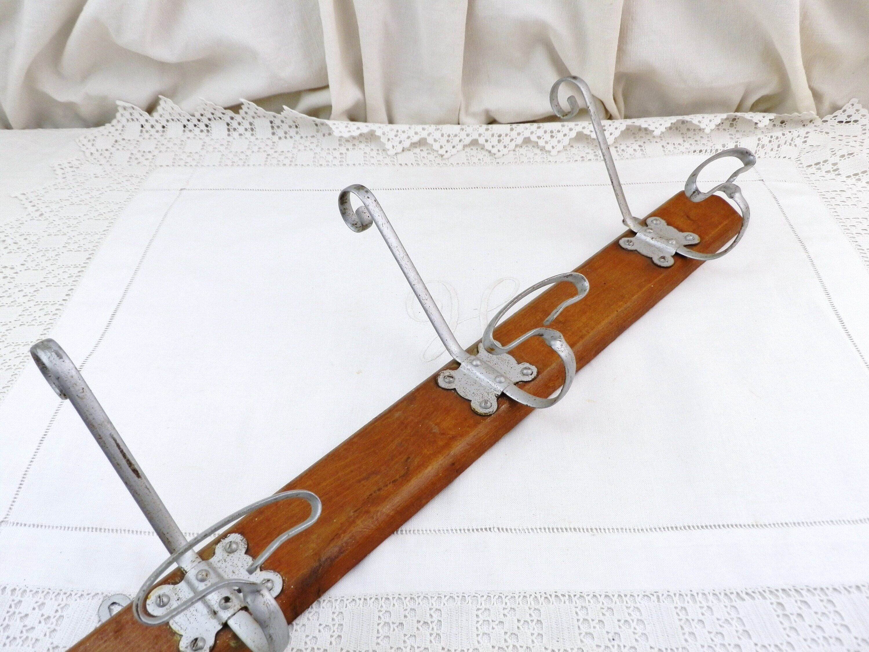 Porte-manteau et porte-chapeaux ancien à 3 crochets en bois et métal, style rustique français, accessoire de salle de bain, France