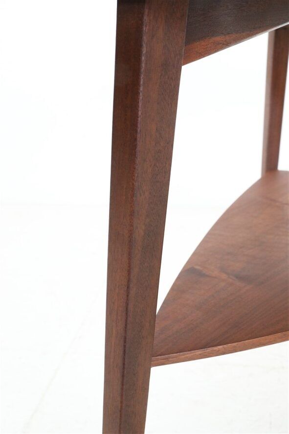 Rare mid-century walnut side table / coffee table with shelf by Jørgen Aakjær Jørgensen for Møbelintarsia / Danish modern design / 1960s