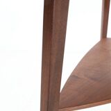 Rare mid-century walnut side table / coffee table with shelf by Jørgen Aakjær Jørgensen for Møbelintarsia / Danish modern design / 1960s
