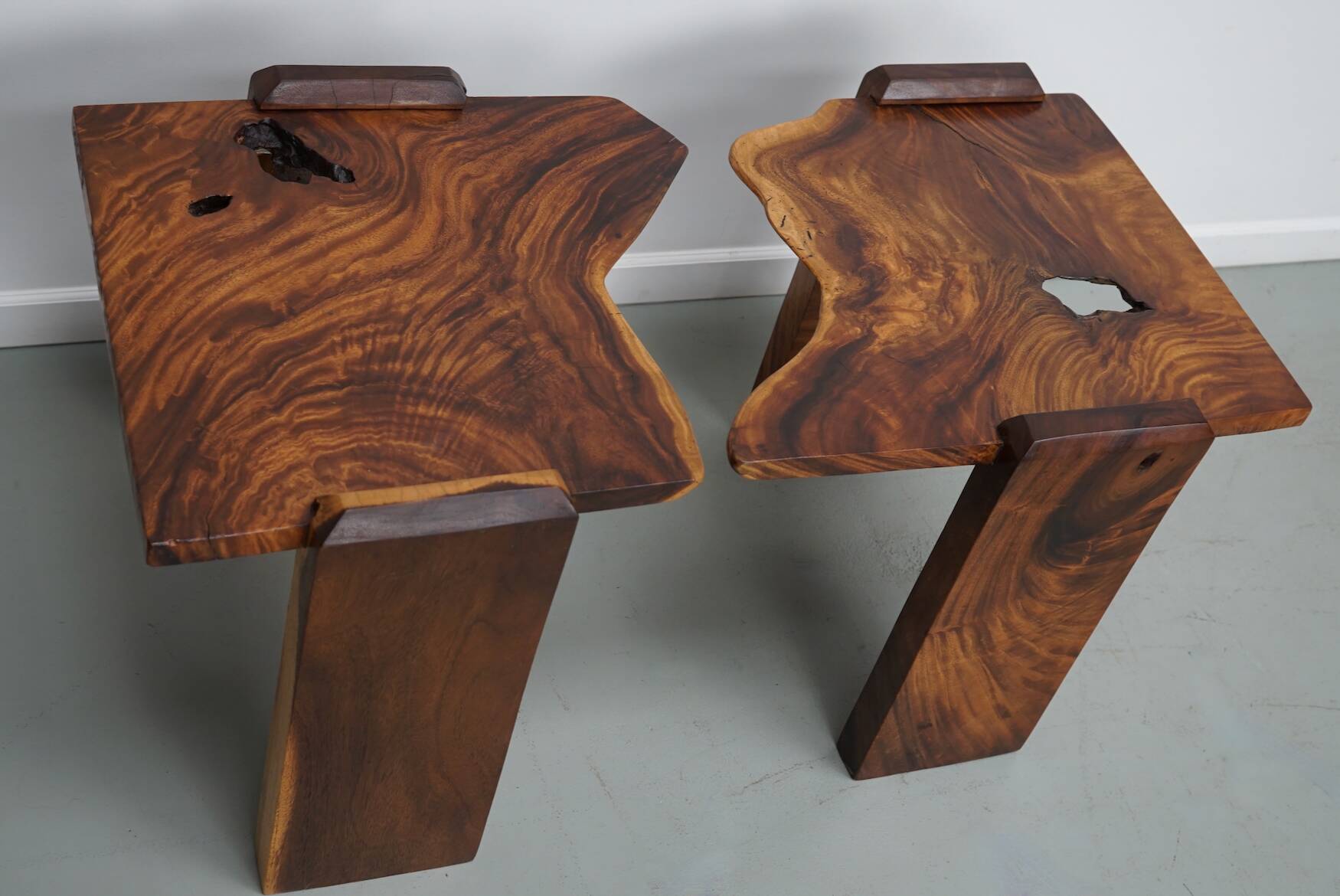 Pair of Vintage Natural Coffee Tables in Walnut, ca 1970/1980
