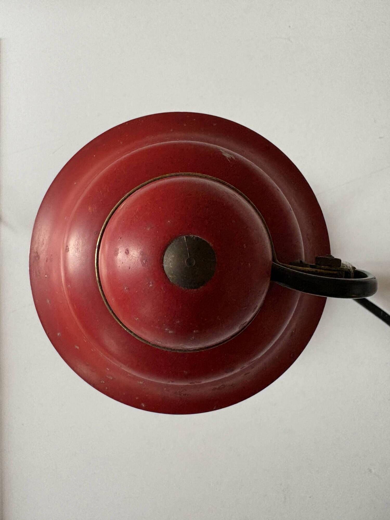 Vintage desk lamp from the 50s/60s in red & brass.