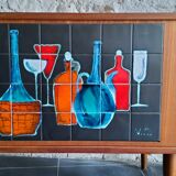 Sidbeoard with sliding doors and ceramic decoration