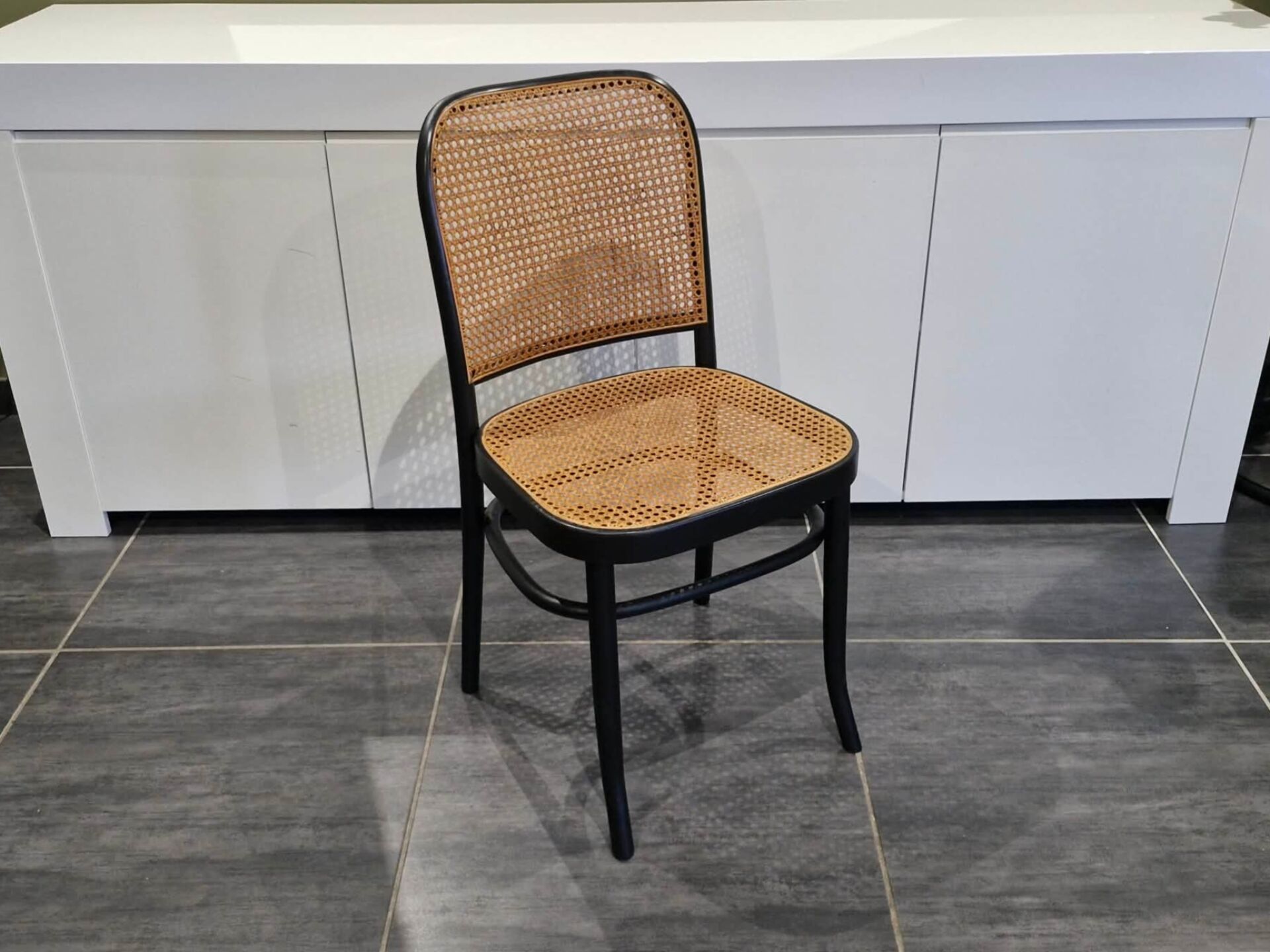 Lot de 4 chaises n°811 d’après Hoffmann, années 1990