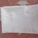 Drap brodé main ancien et ses deux taies coordonnées