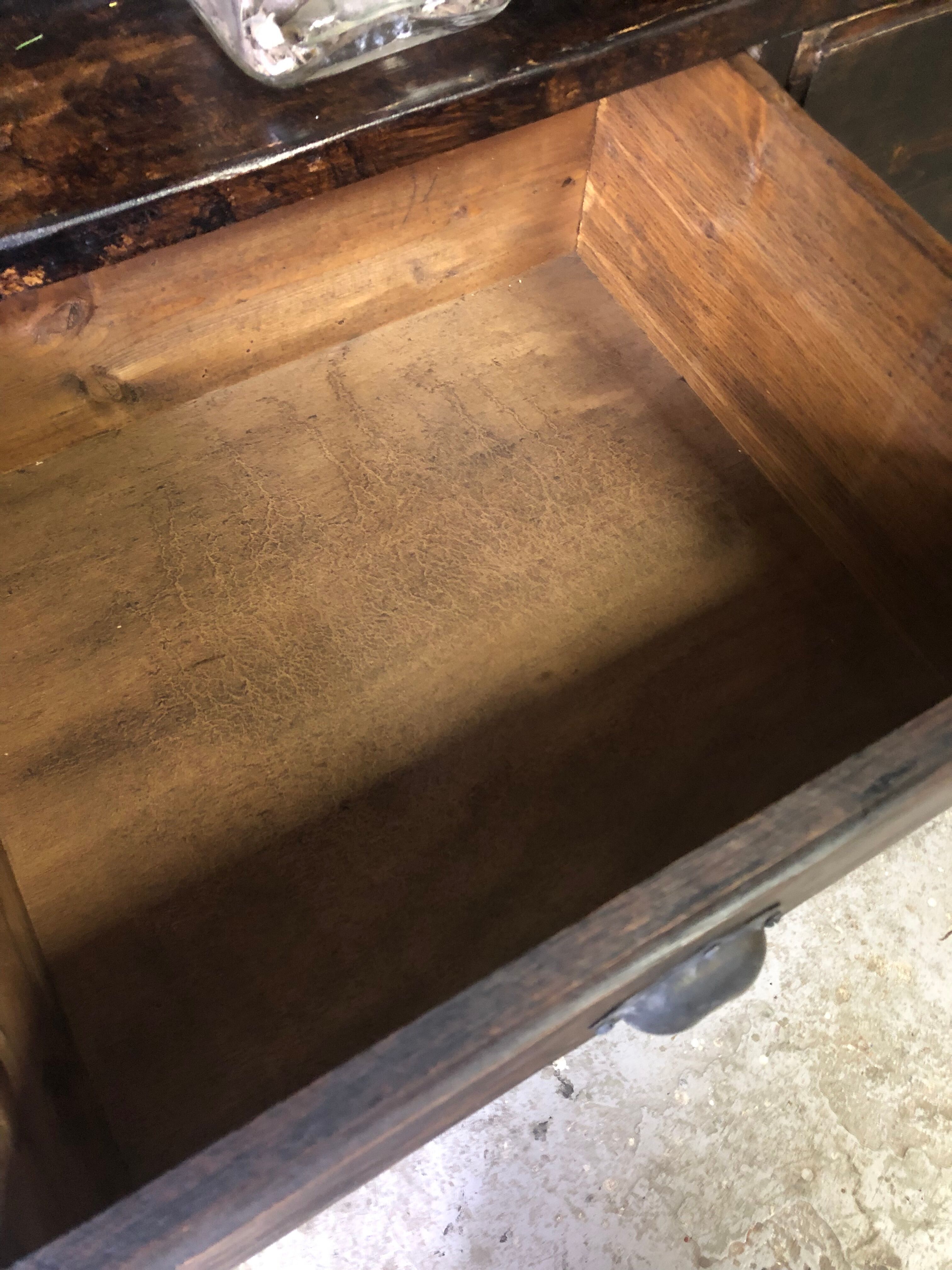Meuble de métier à tiroirs et casiers