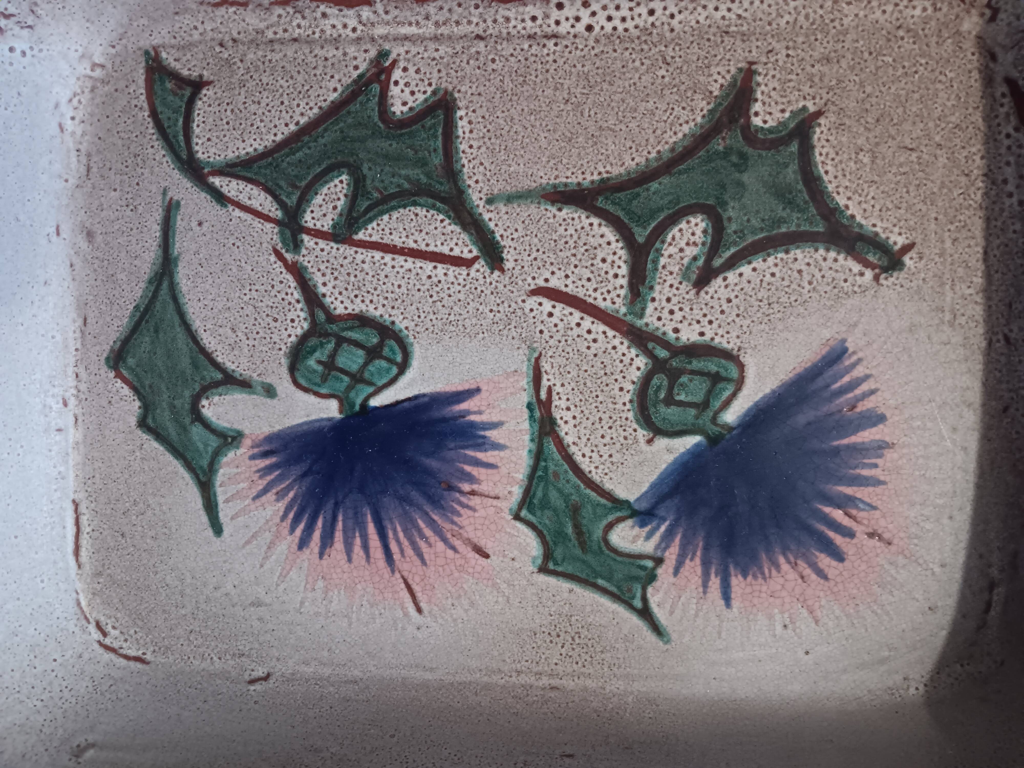 Vallauris thistle pattern dish