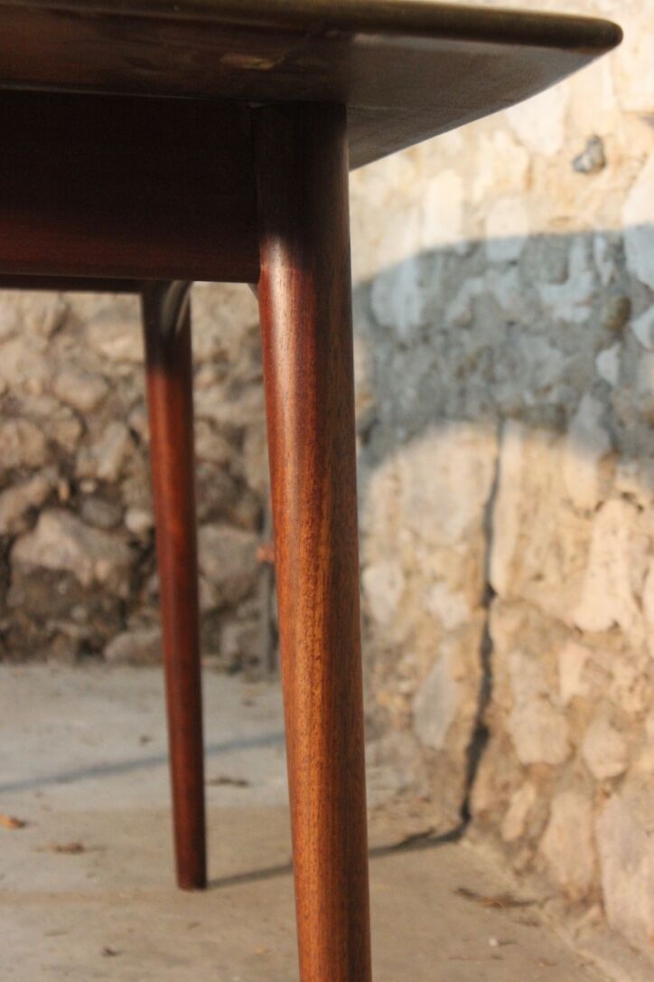 Vintage Scandinavian-style teak dining table by Dalescraft, 1960s