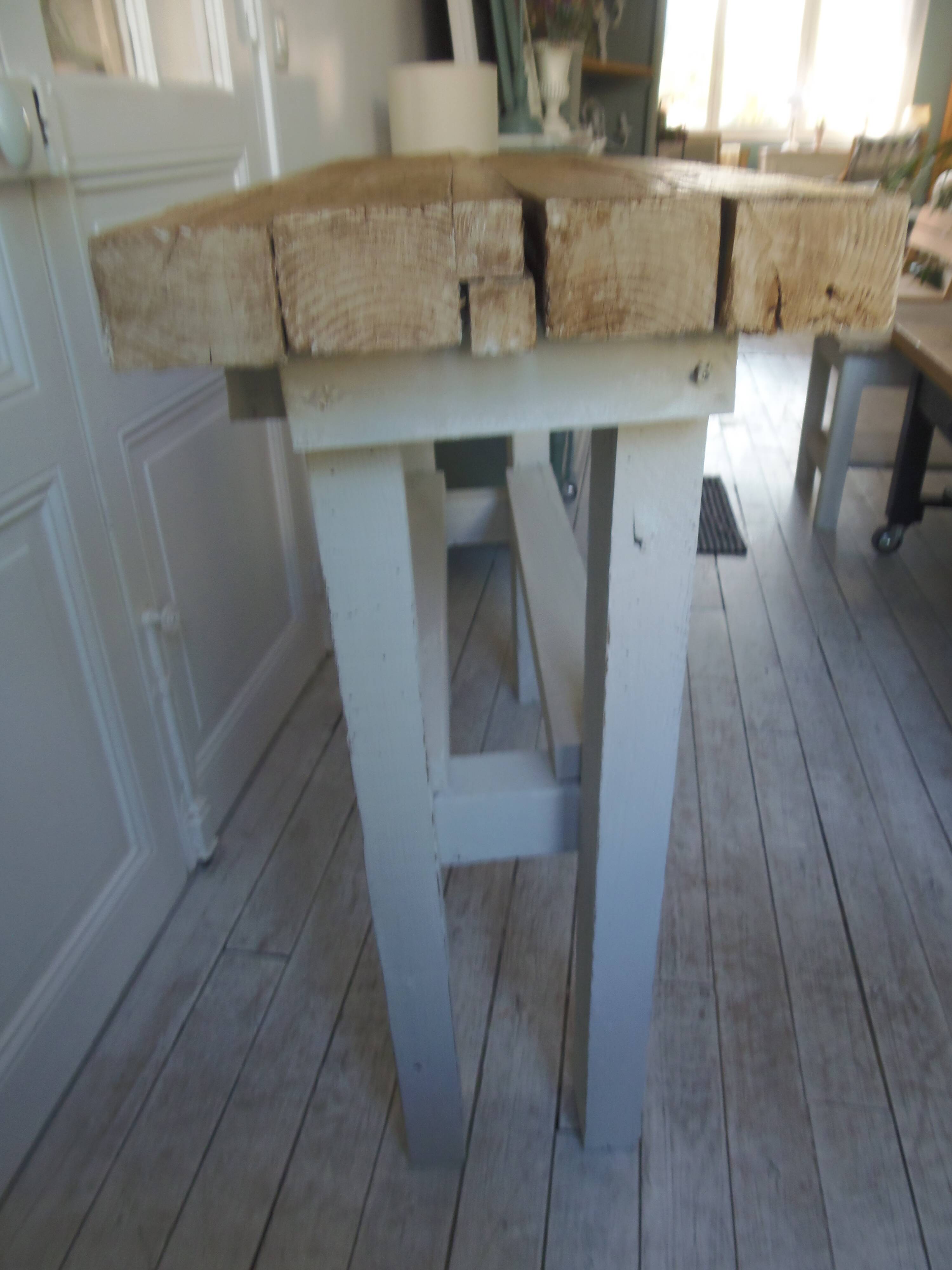 Vintage workbench with pearl gray patinated base and wooden top