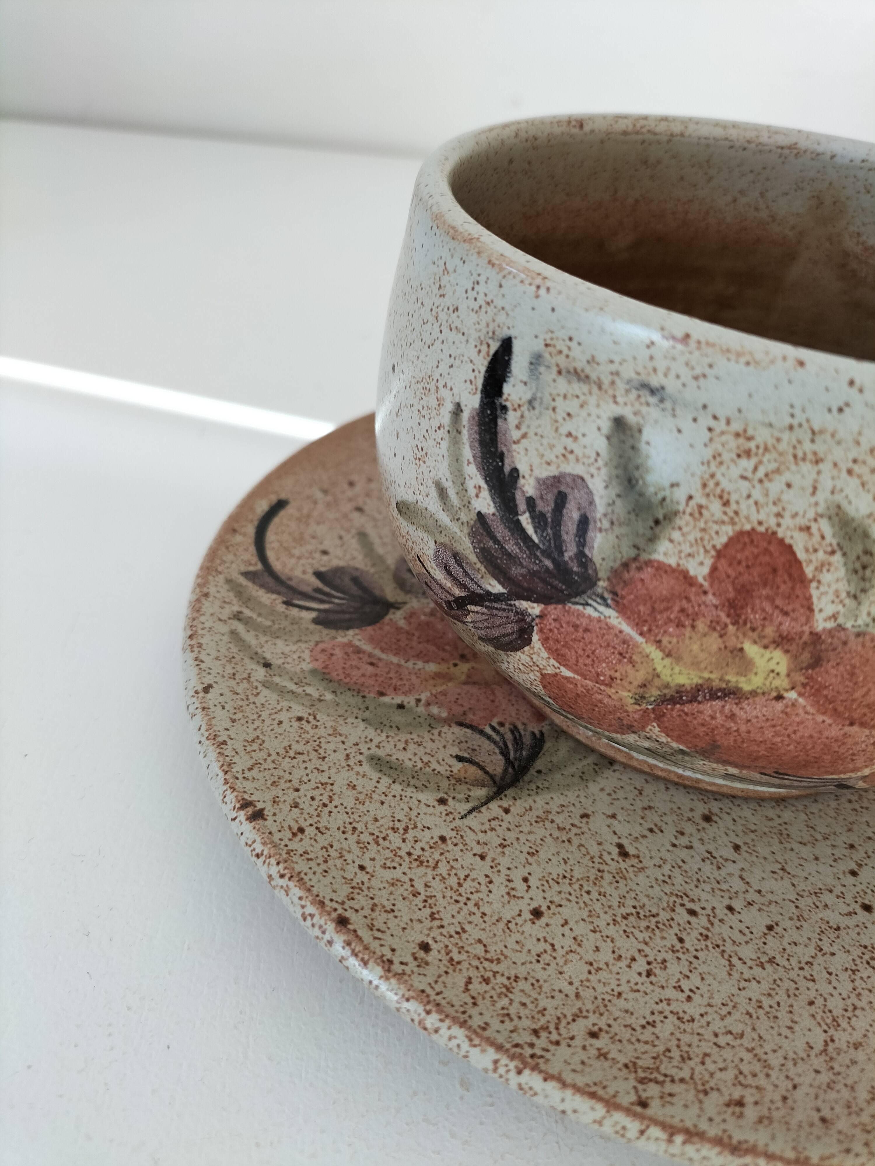 Large stoneware cup and saucer with floral decoration – 1970s