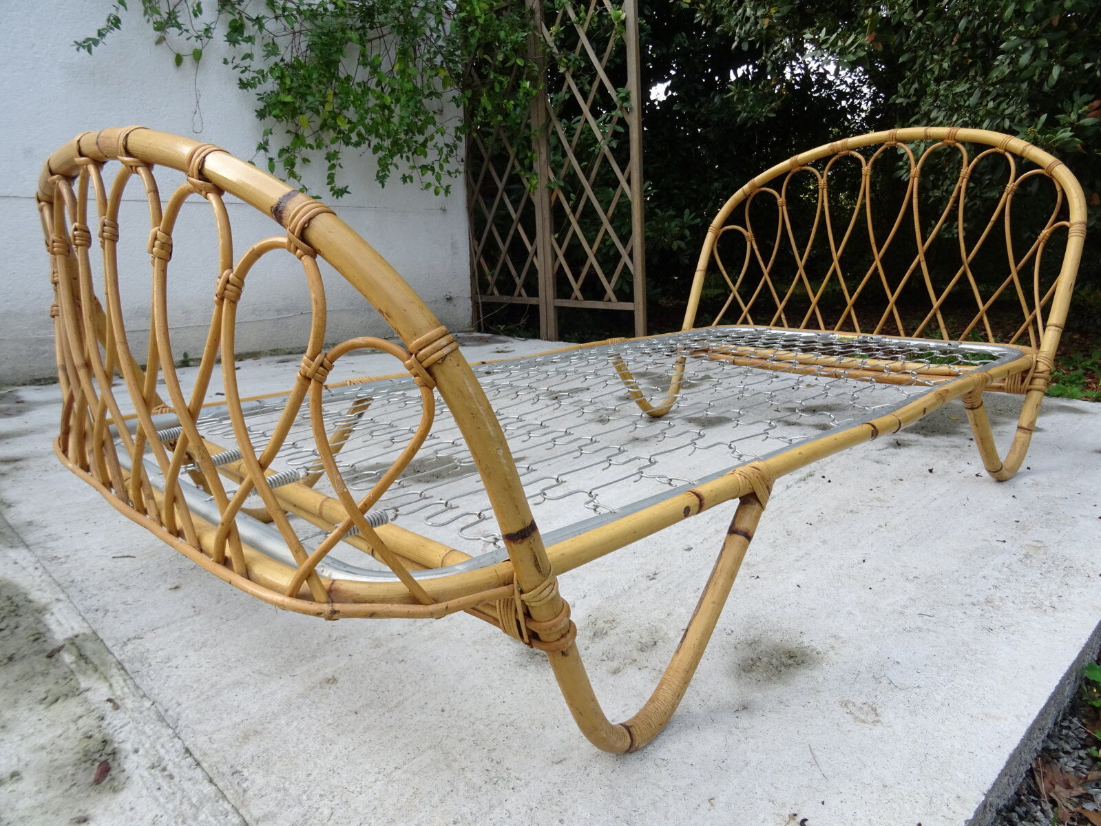 Lit corbeille rotin années 60