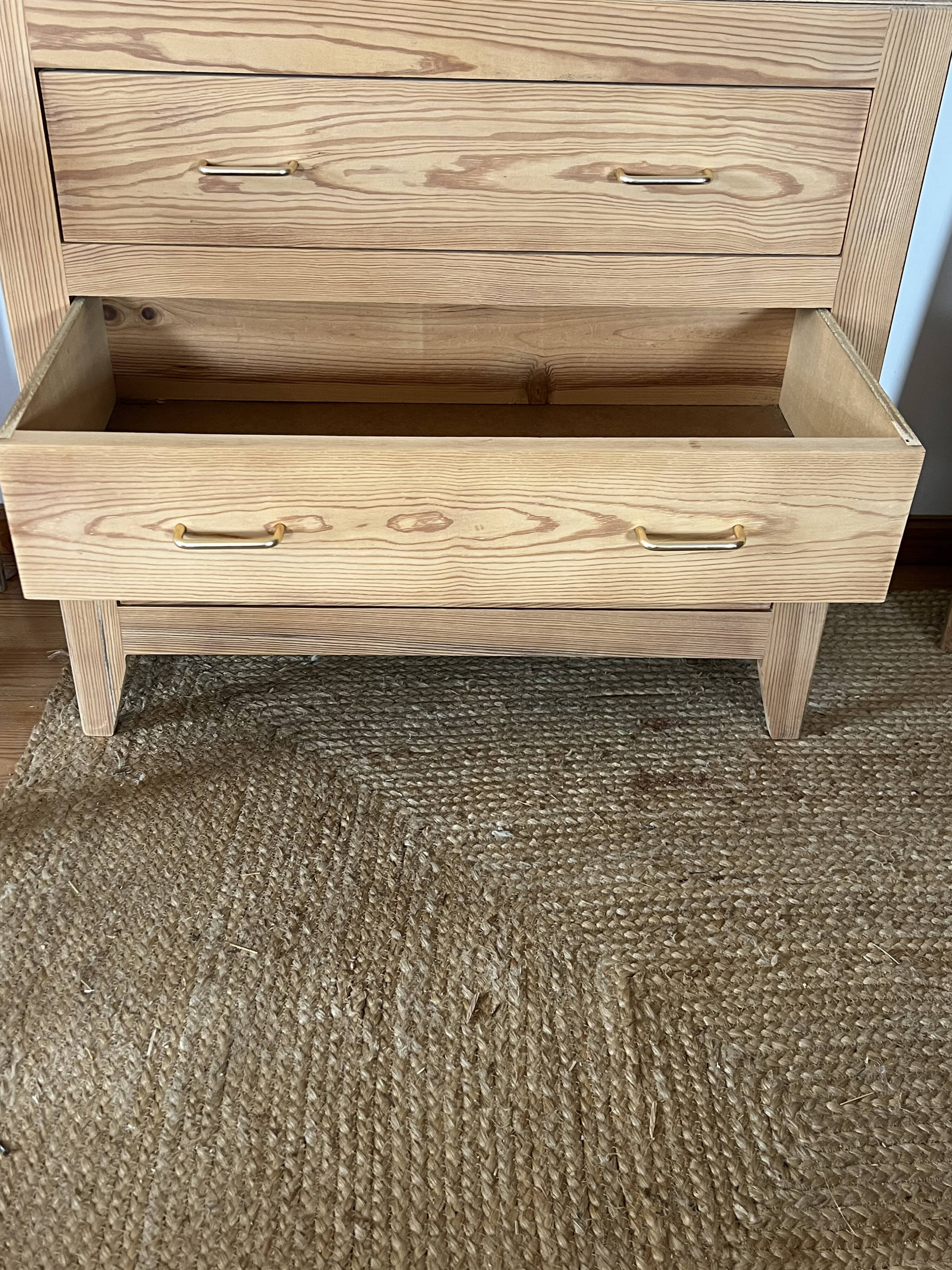 Vintage wooden commode with 3 drawers - tapered legs