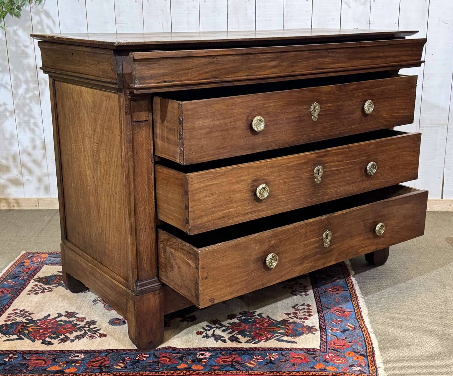 Commode Restauration 19ème en châtaigner