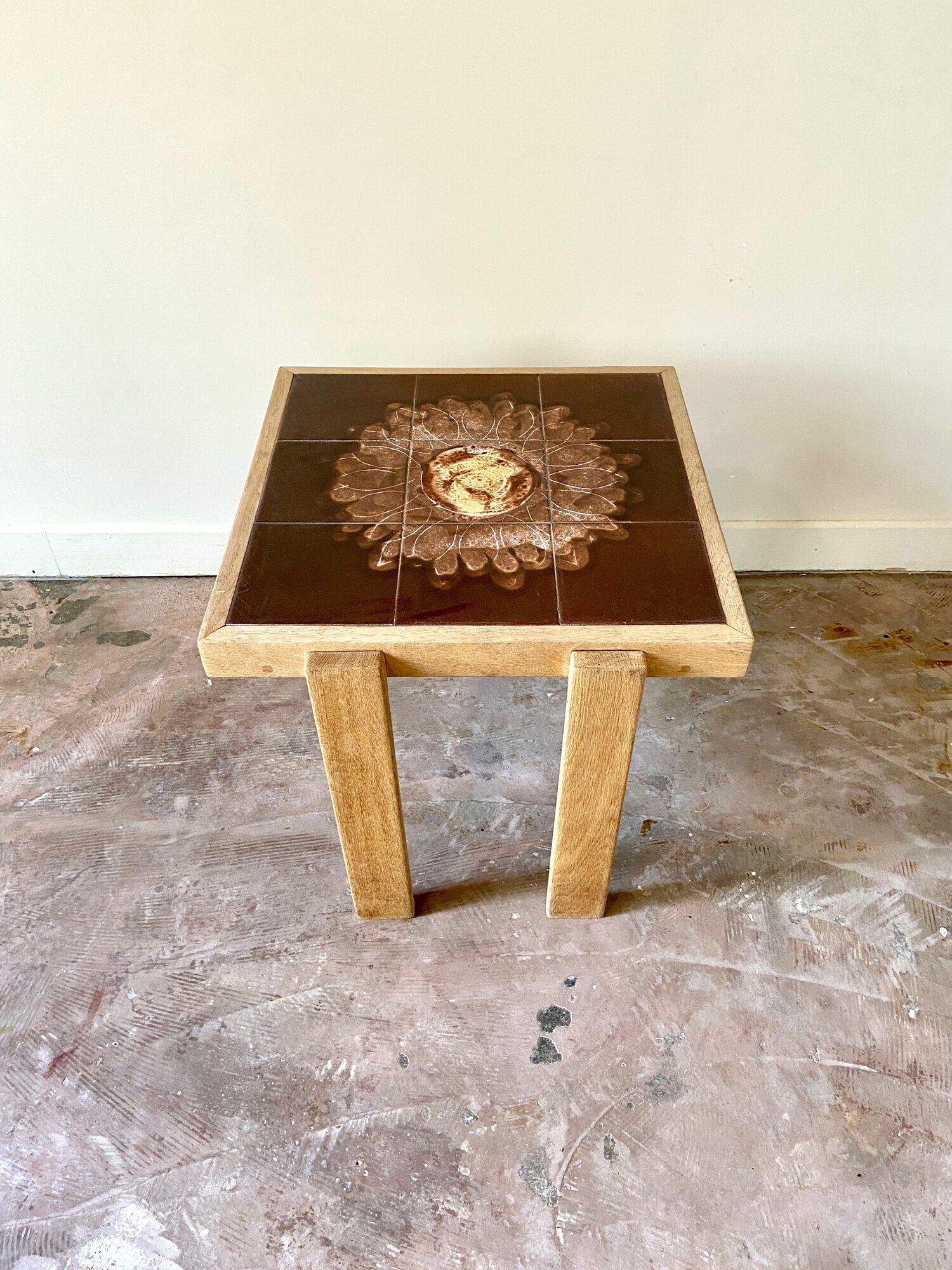 Table basse en bois clair et céramique émaillée 4 x 49,5 cm