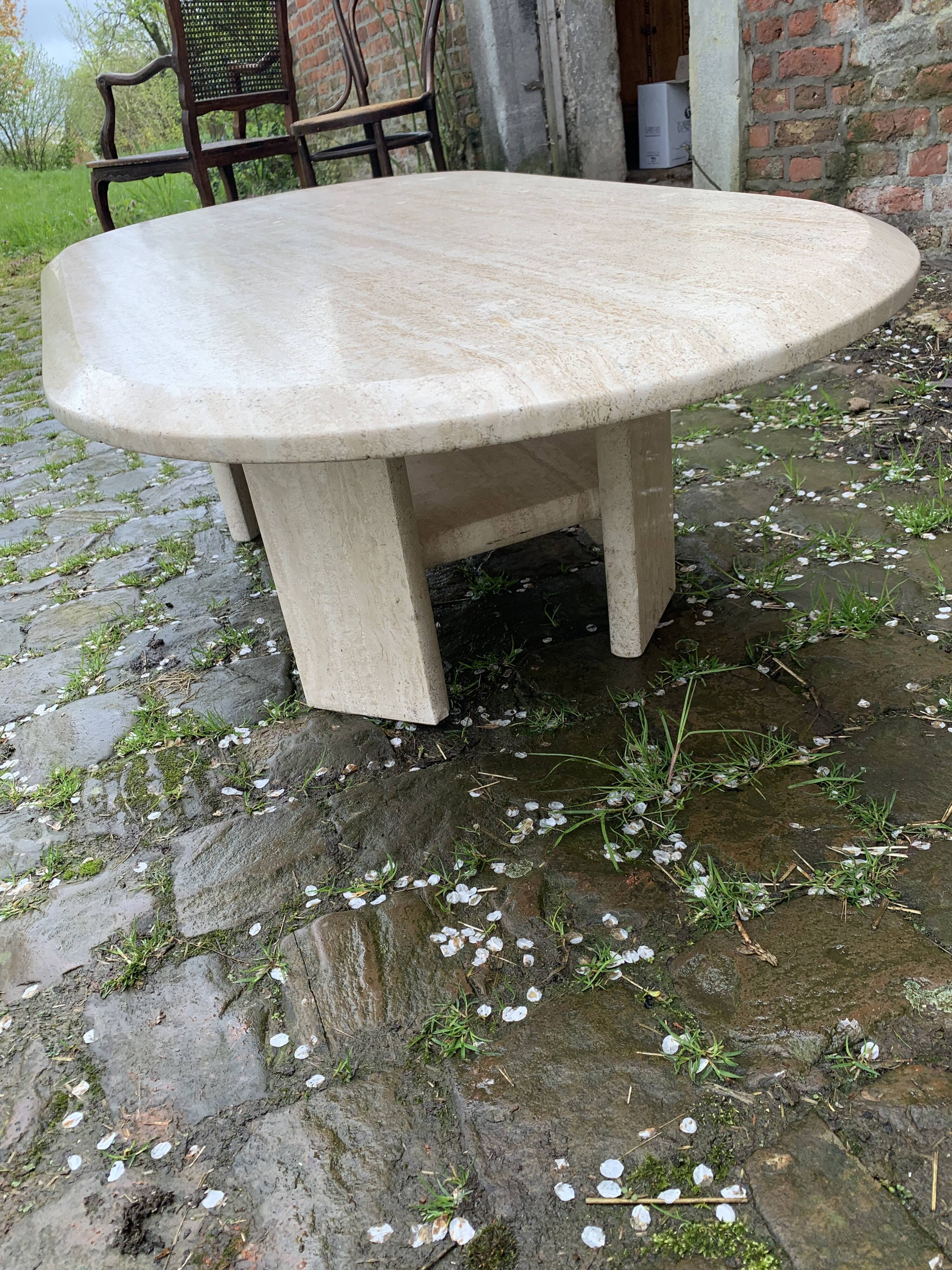 Table basse en travertin
