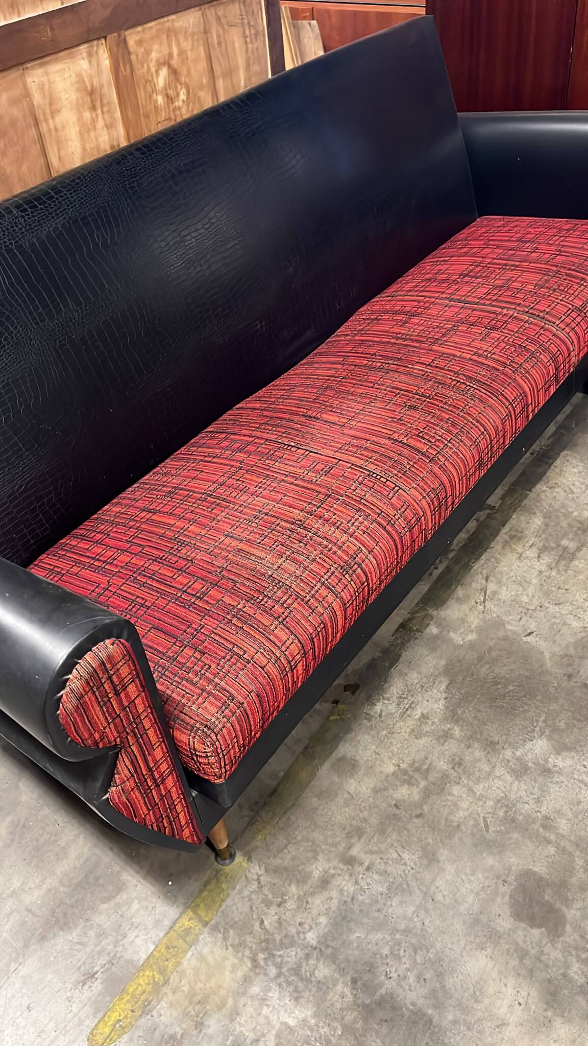 Vintage black and red sofa / three-seater / sofa bed