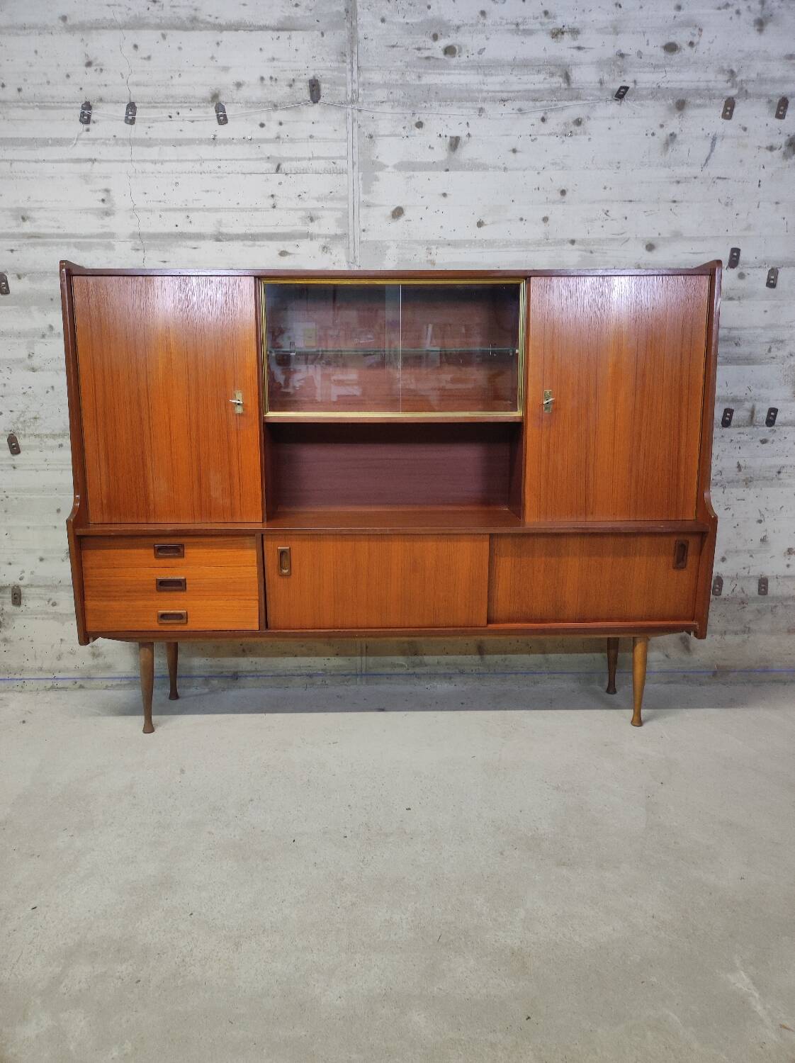 Vintage sideboard / buffet
