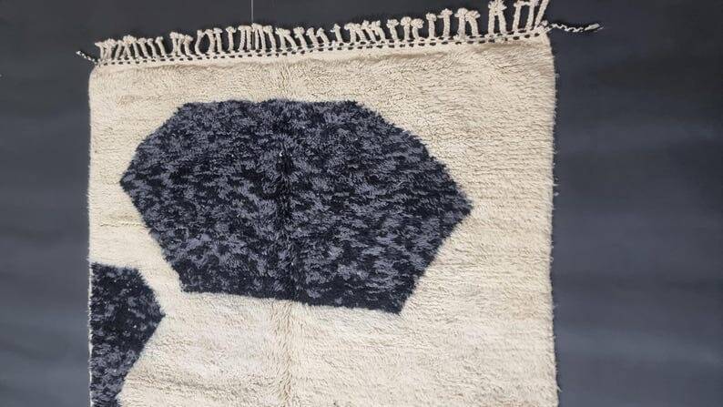 Handmade Beni Ouraine rug, size 150 x 250 cm