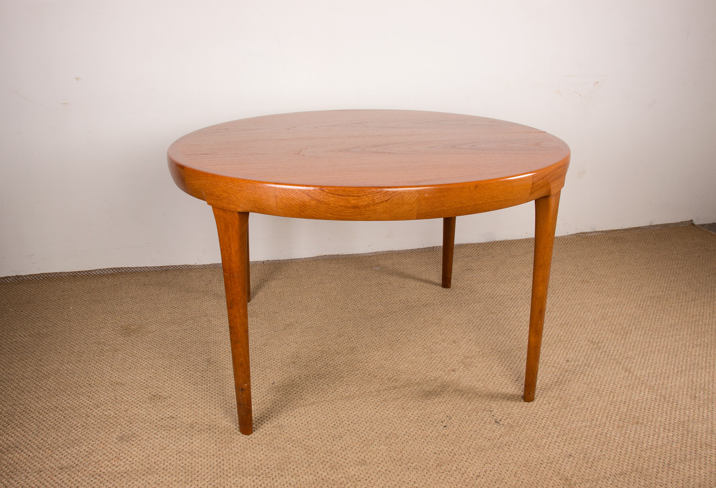 Danish Teak extendable dining table by Ib Kofod-Larsen for Faarup Mobelfabrik 1960