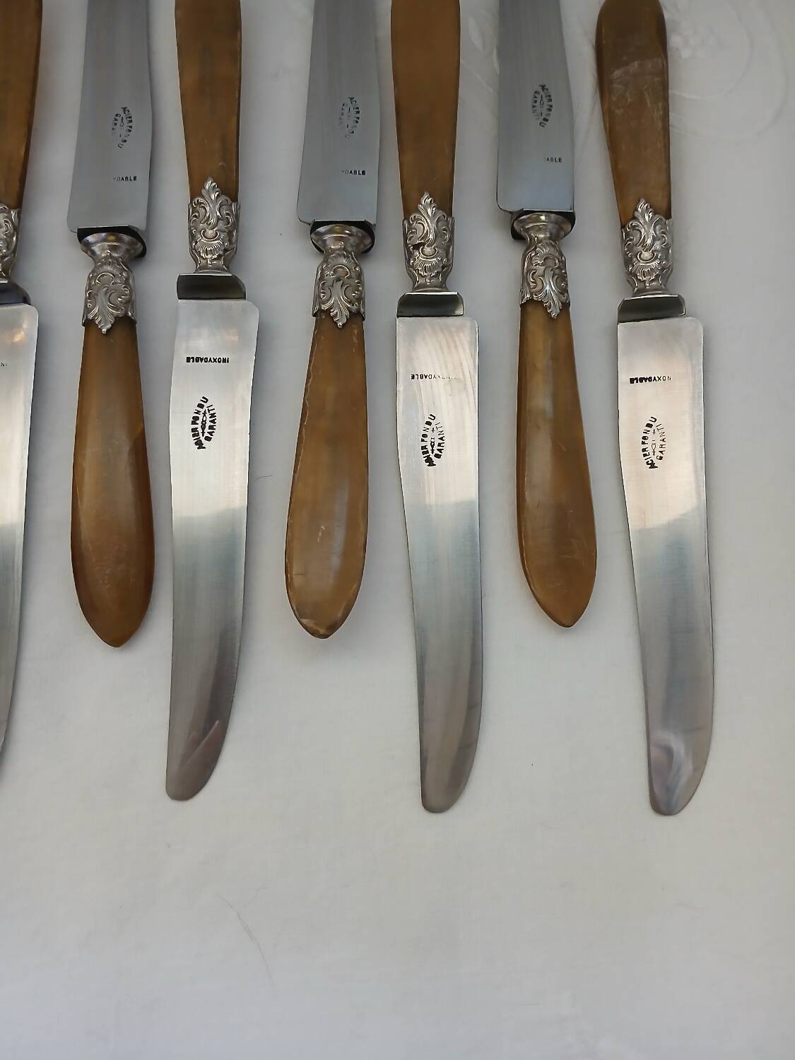 10 antique horn and steel knives