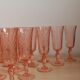 20 flûtes à champagne en verre rose