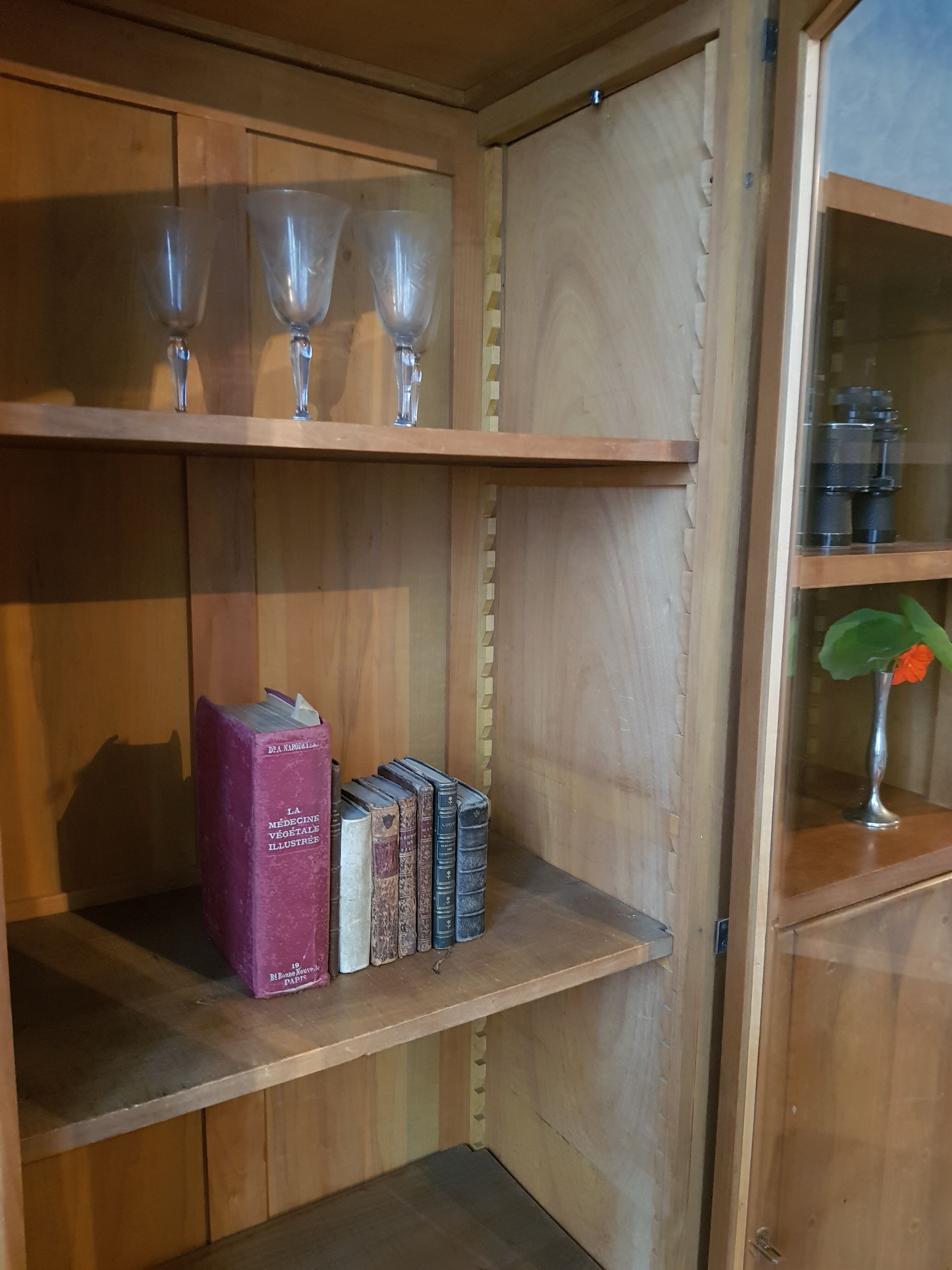 Art deco showcase cabinet 1930