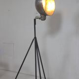 Industrial lamp with adjustable aluminum lampshade